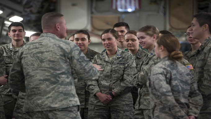 Student's flock to MacDill